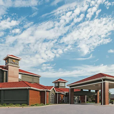 La Quinta By Wyndham Fort Worth City View Hotel